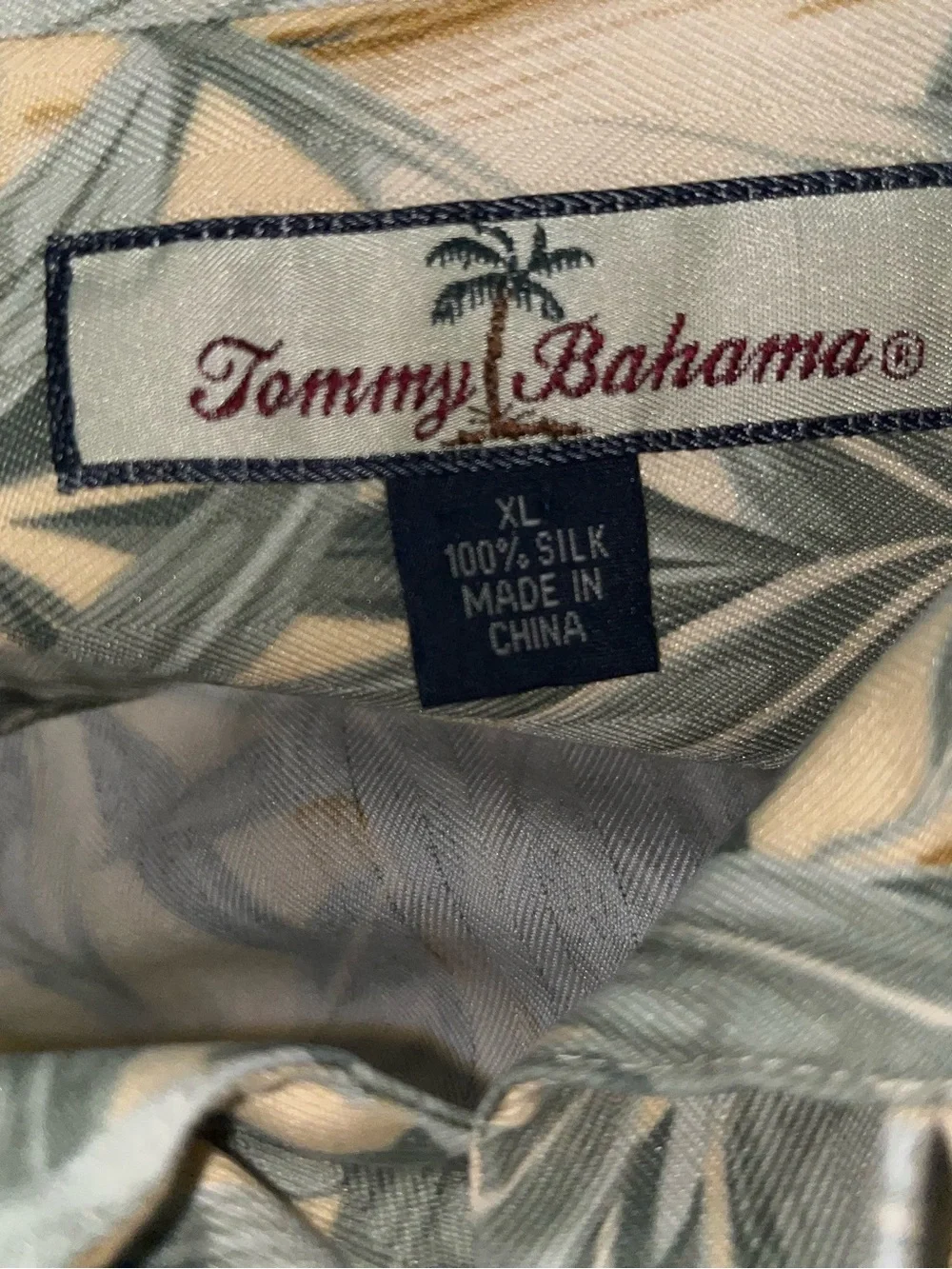 Tommy Bahama Hawaiian Bamboo Print Men’s Short Sleeve Button Front Shirt Size XL